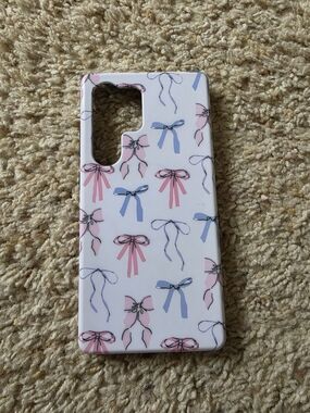 Casely S25 Ultra White Phone Case with Pink & Blue Bow Pattern (Magsafe)